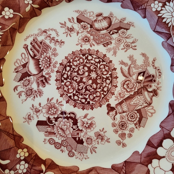 SPODE Archive Collection Regency Series TROPHIES 11" Dinner Plate Cranberry Red - Picture 2 of 6